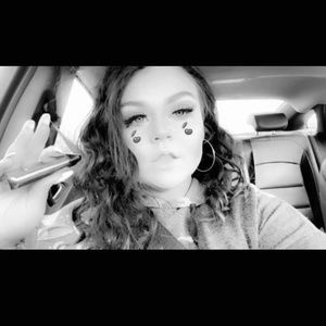 Meet your Posher, Brooke elizabeth